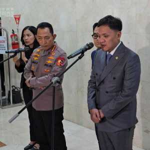 Menjaga Polri di Bawah Presiden: Ikhtiar Kapolri Merawat Demokrasi