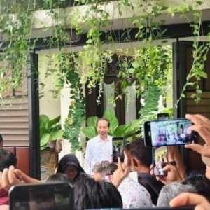 Eks Relawan: Jokowi Dikerubungi Orang-orang Bermasalah