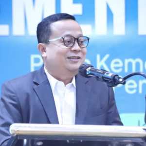 Kemenag Ajak Umat Islam Lampaui Standar Minimal Zakat, Perkuat Infak dan Sedekah