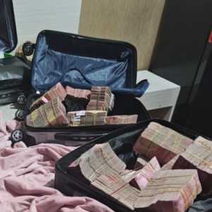 Koper Berisi Rp5 Miliar Sitaan KPK Diduga dari Safe House Pegawai Bea Cukai