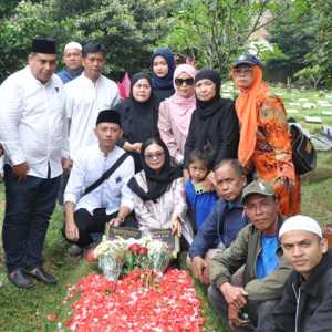 Legislator Demokrat Jakarta Pimpin Kader Ziarahi Makam Misan Syamsuri