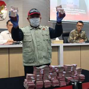 OTT Tak Berarti Apa-apa Jika KPK Tak Bernyali Usut Jokowi