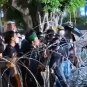 Aksi Massa di Polda DIY Ricuh