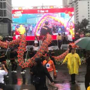 Bundaran HI Tampil Beda Sambut Imlek dan Piala Dunia 2026