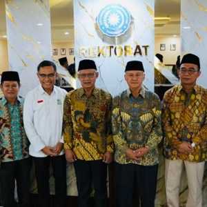 Muhammadiyah dan TNI AL Peroleh Wakaf Alquran