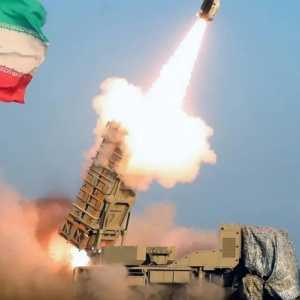 Iran Serang Balik Israel dan Pangkalan AS di Timteng Pakai Rudal Hingga Drone