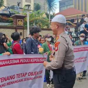 Muncul Aksi Tandingan BEM UI di Mabes Polri