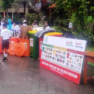 BNI Perkuat Aksi Lingkungan, 423 Kg Sampah Berhasil Diangkut dari Pantai Mertasari