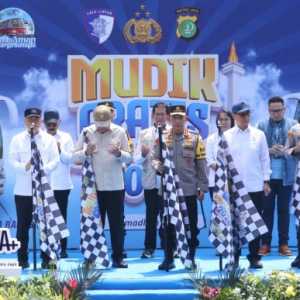 Kapolri Lepas 4.009 Pemudik Gratis Presisi dari Polda Metro Jaya