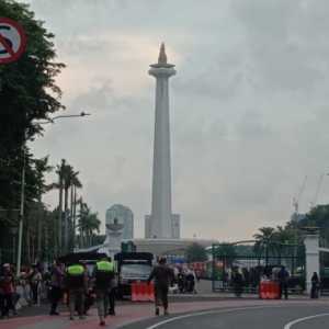 Cuaca Jakarta Berawan hingga Hujan Ringan