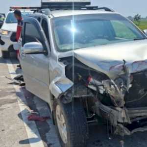 Ringsek, Tiga Kendaraan Kecelakaan Beruntun di Tol Semarang-Batang