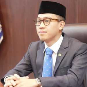 Anggota DPR Tidak Boleh Lepas Cerdaskan Generasi Bangsa