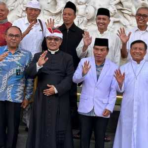 Safari Ramadan Romo Budi: Dari Sumba ke Bali, Bukber Lintas Agama Bikin Hangat