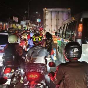 Puncak Arus Mudik Dimulai, Pantura-Cikampek Padat Merayap