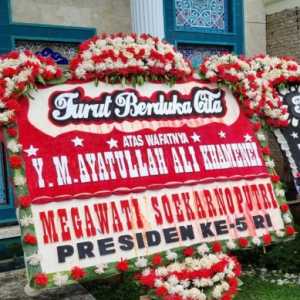 Cuma PDIP Kirim Karangan Bunga untuk Ali Khamenei, Parpol Lain Nihil