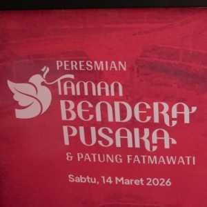 Pengunjung Taman Bendera Pusaka Diajak Naik Transportasi Umum