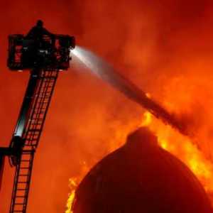 Kebakaran Dahsyat di Glasgow Skotlandia, Bangunan Tua Ambruk