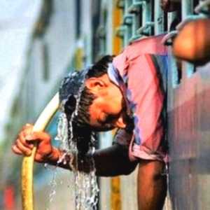 Tips Menjaga Kesehatan Tubuh saat Cuaca Panas Menyengat