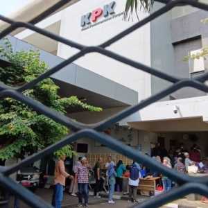 KPK Fasilitasi Salat Id untuk 81 Tahanan Termasuk Yaqut dan Fadia Arafiq