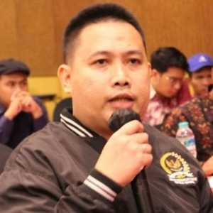 Air Keras dan Arus Balik Demokrasi