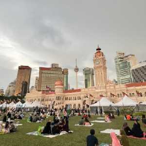 Menjelajah Kuala Lumpur di Bulan Suci: Sejarah, Senja, dan Iftar 10 Ribu Orang
