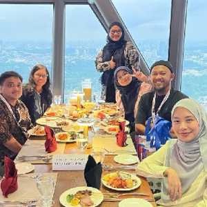 Buka bersama ASEAN Mega Fam Iftar 2026 di restoran Orbit, KL Tower, Malaysia, Senin, 2 Maret 2026 (Foto: RMOL/Hani Fatunnisa)