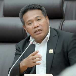 Kapal Pertamina Masih Tertahan di Hormuz, DPR Desak Presiden Turun Tangan!