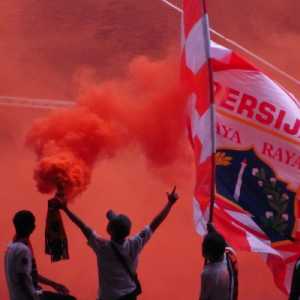 Aparat Gabungan Kawal Ketat Big Match Persija vs Borneo FC di JIS