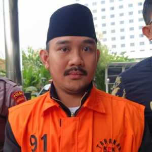 Sarjan Kasih Rp1 Miliar untuk Ongkos Umrah Bupati Bekasi Ade Kuswara