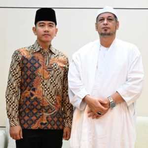 Gibran Silaturahmi ke Habib Ali Kwitang Jelang Lebaran