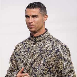 Rayakan Idulfitri, Pesepakbola Cristiano Ronaldo Tampil Beda