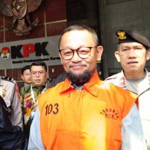 Susul Yaqut Cholil, Gus Alex Resmi Pakai Rompi Oranye Tahanan KPK