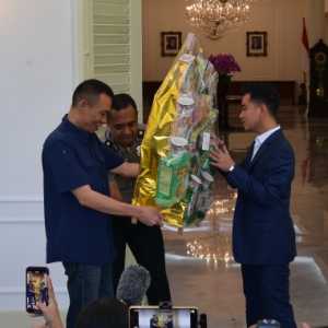 Rismon Menelan seluruh Omongannya Tanpa Ada Terkecuali