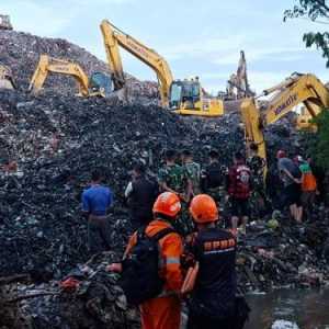 Longsor Bantargebang Bukti Indonesia Darurat Sampah<i>!</i>