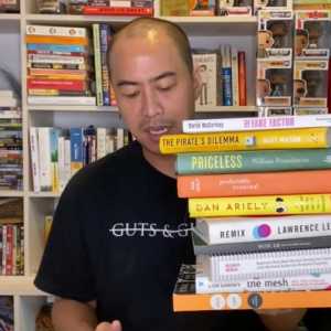 Ramai Isu Pembajakan, Pandji Bakal Rilis Buku dari Spesial Show Mens Rea