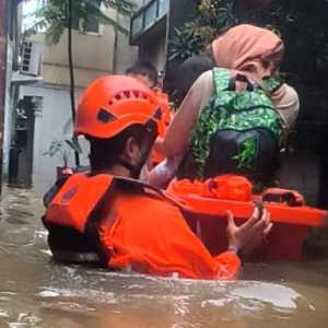 BPBD DKI Kerahkan Personel dan Pompa Air Tangani Banjir
