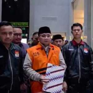 KPK Bawa Yaqut Cholil Qoumas ke RS Polri
