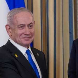 Elite AS Retak Soal Serangan ke Iran, Pengamat: Trump Tak Punya Dasar Kuat