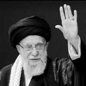 Kenapa Harus Ayatollah Khamenei?