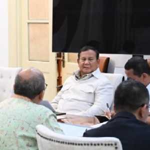 Prabowo Pastikan Harga Bahan Pokok Stabil Jelang Idulfitri