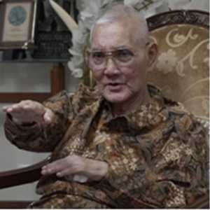 Try Sutrisno dan Gerakan Kembali ke UUD 1945 Asli