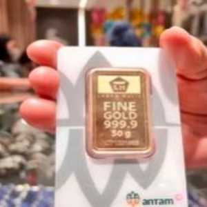 Emas Antam Turun ke Rp3,02 Jutaan Hari Ini