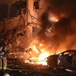 Balas Serangan Israel, Iran Bombardir Kilang Minyak Haifa