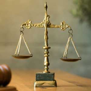 Al Araf: Tidak Ada Alasan Memisahkan Pidana Ekonomi di Luar KUHP