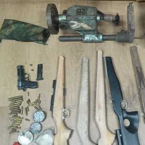 DPR Minta Polisi Lacak Pembeli Senpi Rakitan Buatan ‘Ki Bedil’