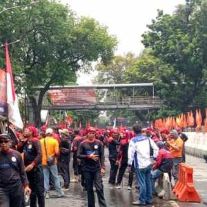 Jangan Pangkas Hak Buruh dengan Dalih Keseimbangan
