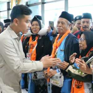 Gibran Doakan Kelancaran Ibadah Jemaah Haji