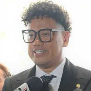 Dituduh Punya 750 Dapur MBG, Uya Kuya Lacak Pelaku Lewat Sayembara