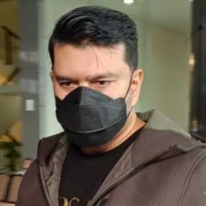 Suami Fadia Arafiq Langsung Ngacir Usai Diperiksa KPK