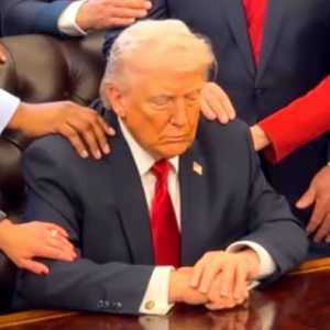 Perang AS-Iran Picu Tekanan Ekonomi, Posisi Trump Tergerus